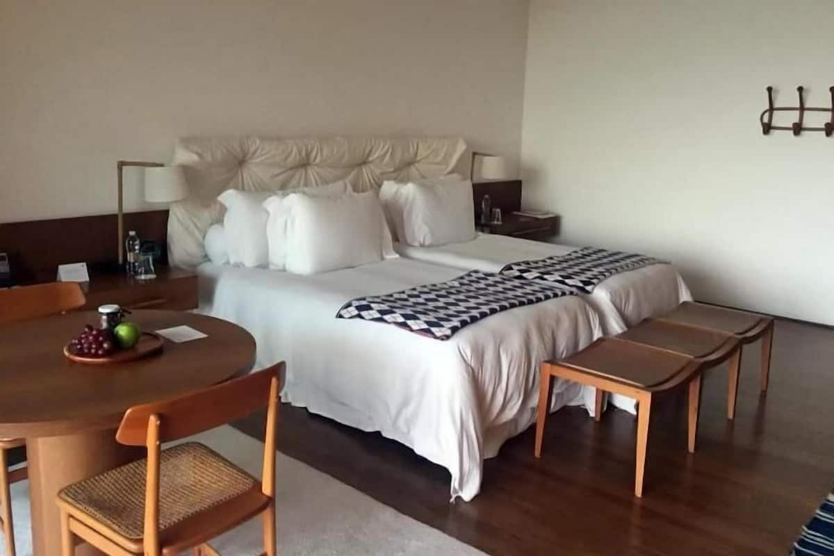 Egyptian cotton sheets, premium bedding, minibar, in-room safe