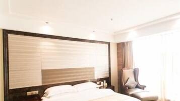 Desk, blackout drapes, free WiFi