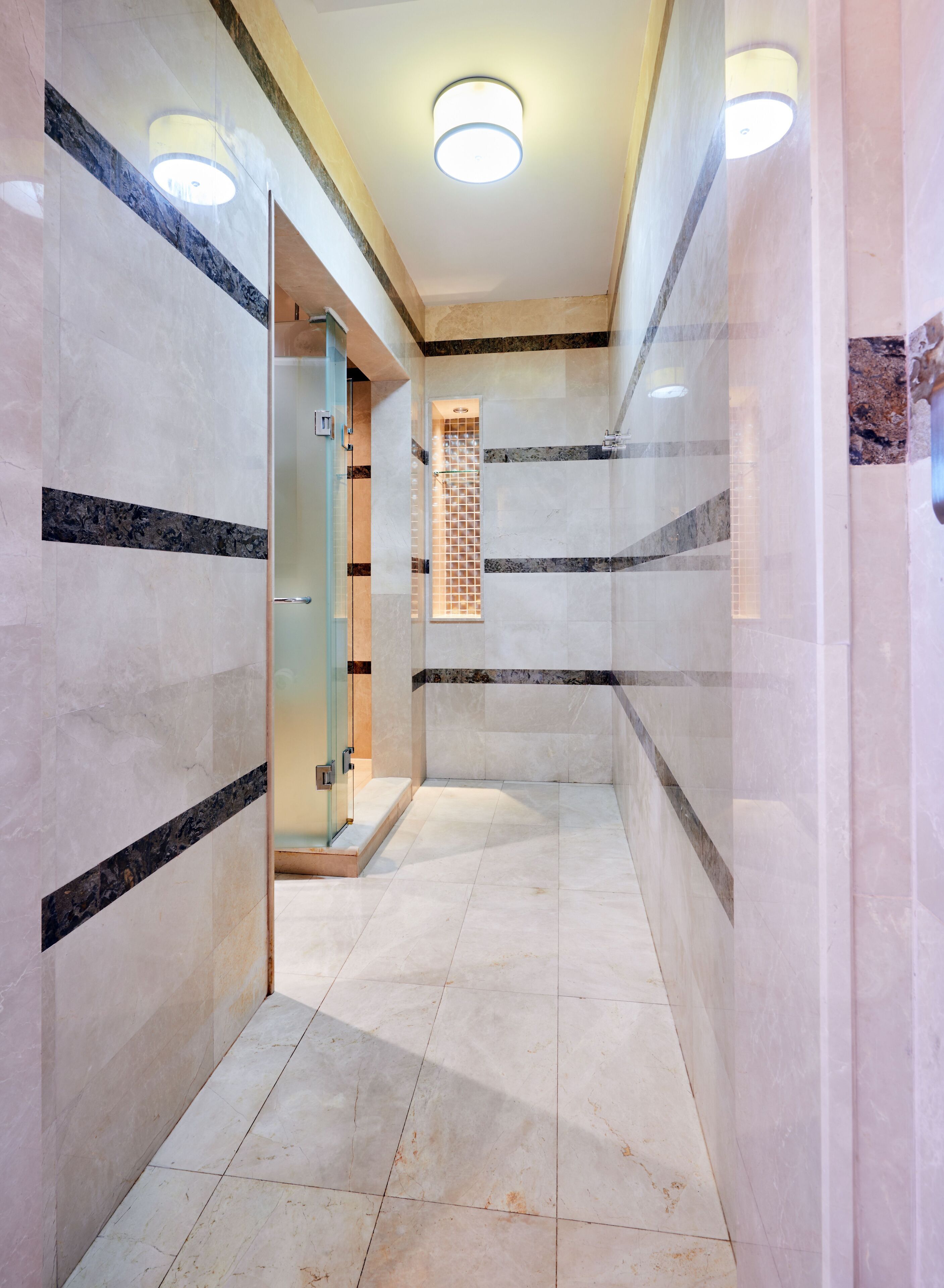 apart deluxe suite room sea view | bathroom | shower, free toiletries, hair dryer, bathrobes