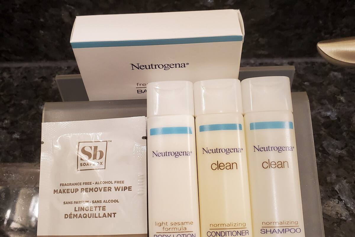 room, 1 king bed (with drinks-snacks) | premium bedding, in-room safe, iron/ironing board, wifi