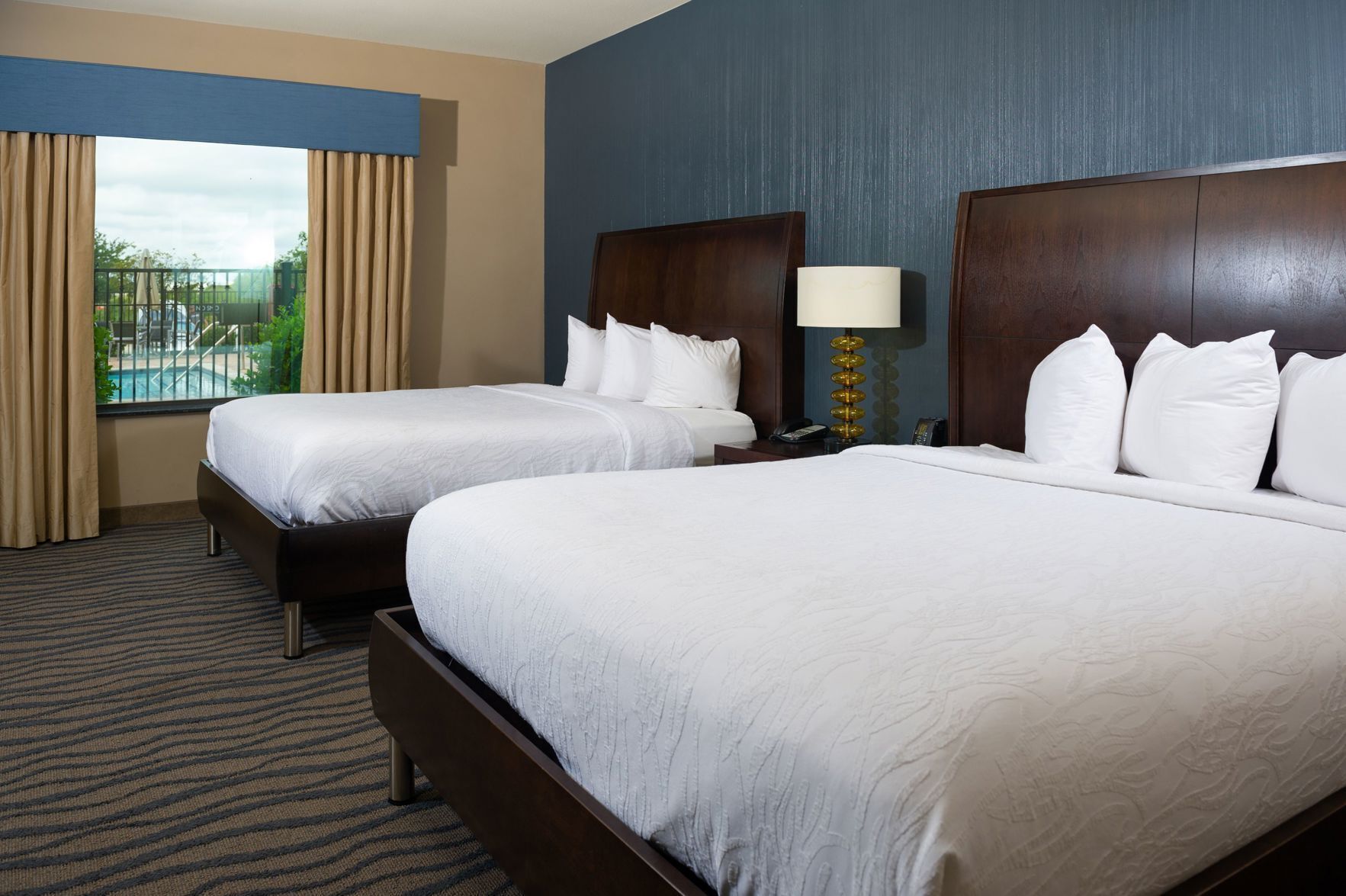 Premium bedding, in-room safe, iron/ironing board, WiFi