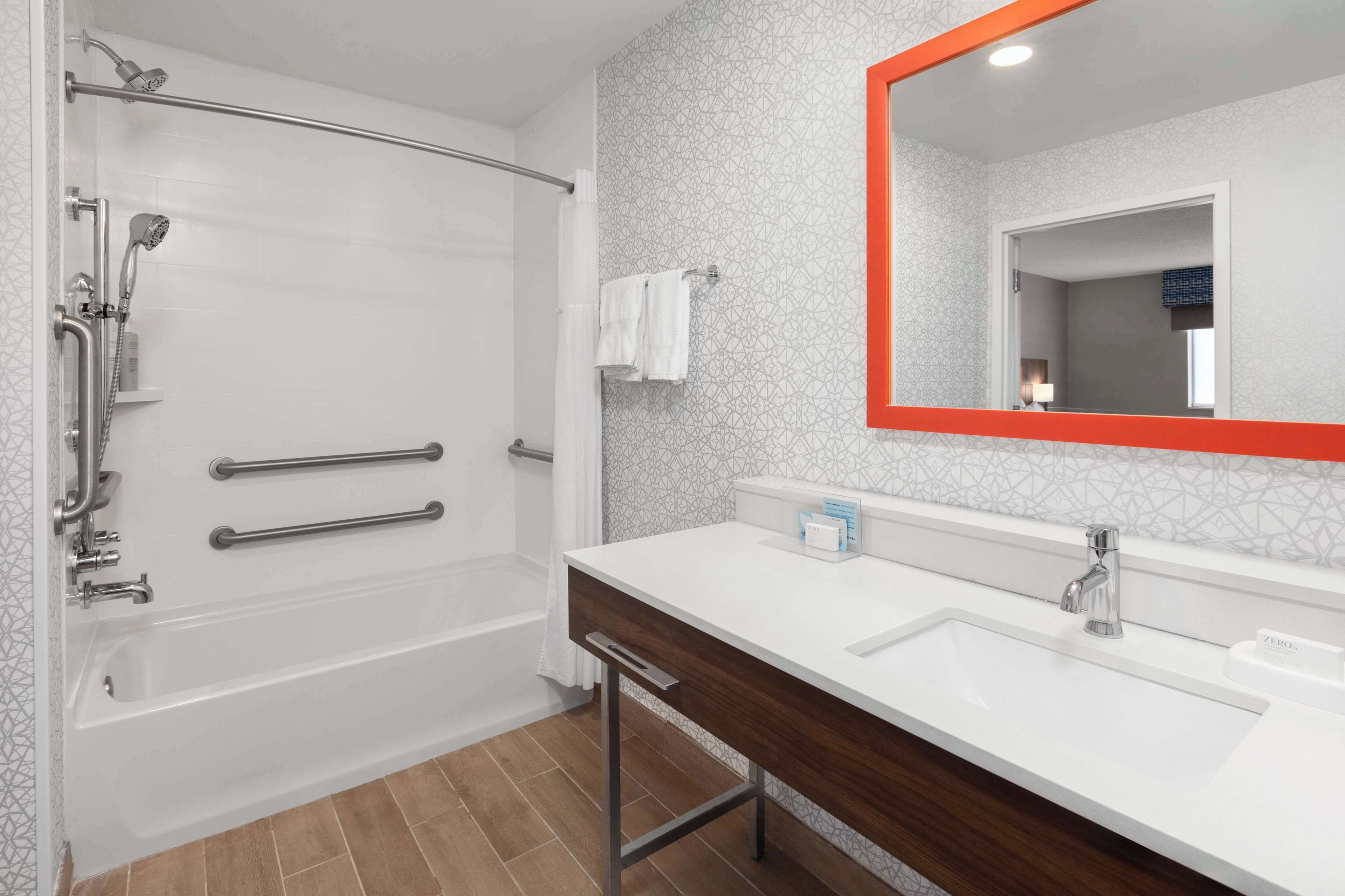 combined shower/bathtub, free toiletries, hair dryer, towels