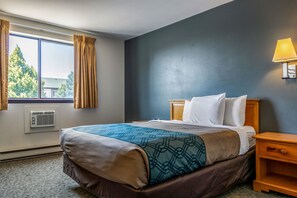 Standardrum - 1 queensize-säng - icke-rökare | Skrivbord, gratis wi-fi, sängkläder och väckarklockor