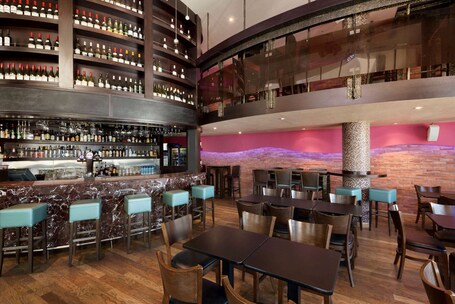 Ramada by Wyndham Abu Dhabi Downtown - Image 4