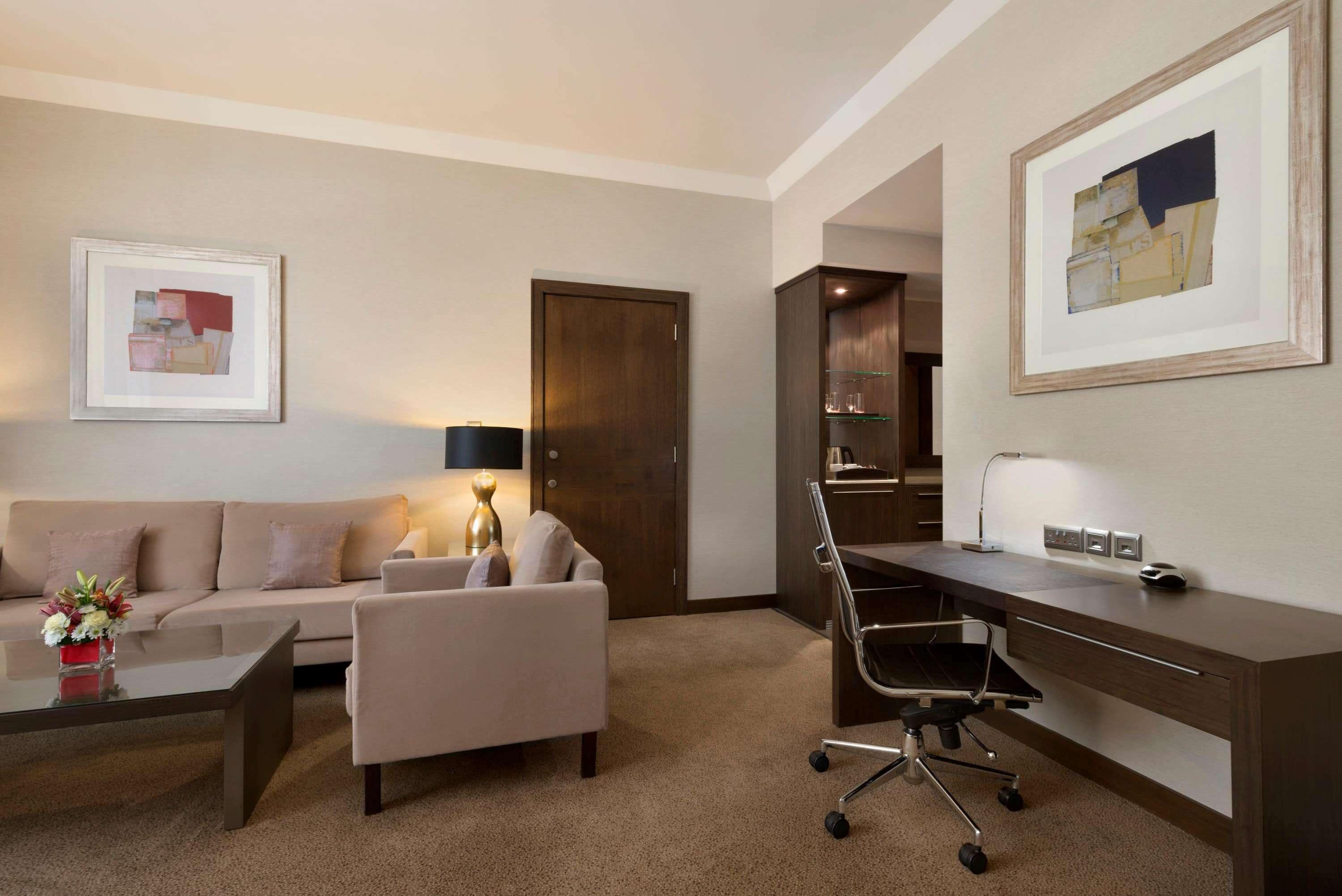 Foto - Ramada Downtown Abu Dhabi