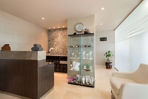 Salas de tratamiento para parejas, un sauna, tratamientos corporales