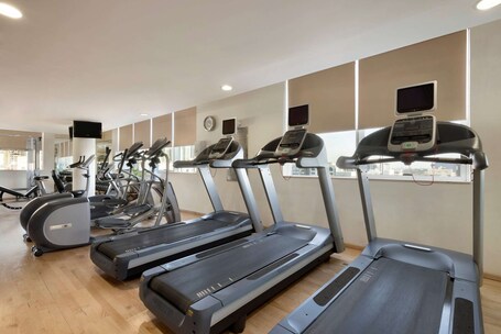 Ramada by Wyndham Abu Dhabi Downtown - Image 30