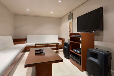 Ramada by Wyndham Abu Dhabi Downtown - Image 11