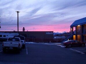 Free self parking - Motel West (Bend)