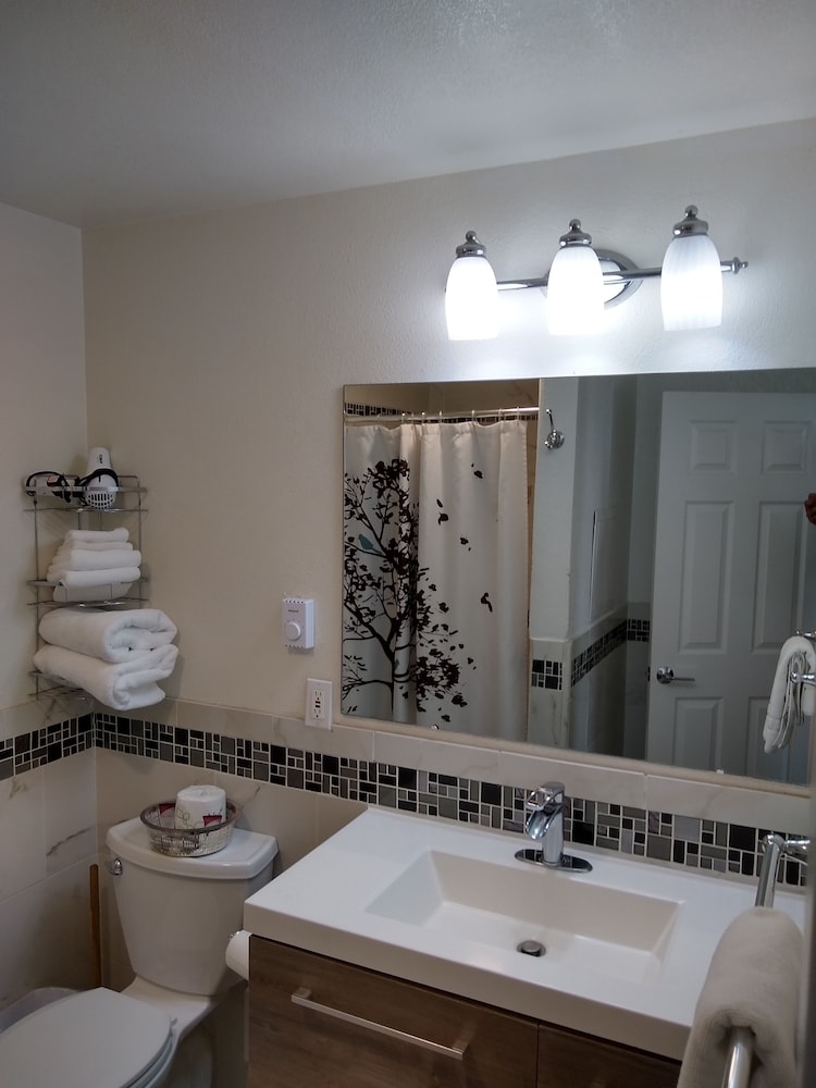 Holiday Motel by null