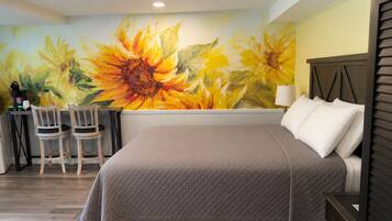 Standard Room, 1 Queen Bed, Non Smoking, Private Bathroom (Pet Friendly)