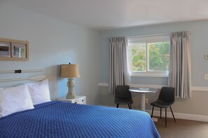 Standard Room, 1 King Bed, Non Smoking, Private Bathroom (No Dogs Allowed) | Individually decorated, iron/ironing board, free WiFi, bed sheets - Bucksport Inn (Bucksport)