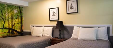 Standard Room, 2 Double Beds, Non Smoking, Private Bathroom (Dog Friendly)