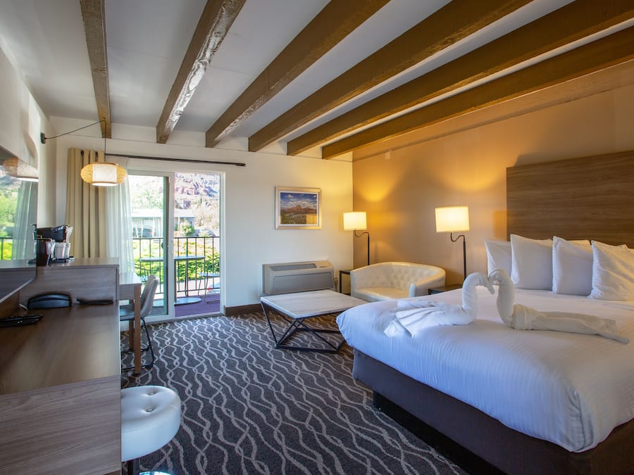 Premium Single Queen View | Escrivaninha, espaço de trabalho para notebook