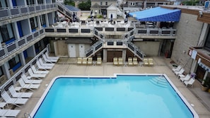 Seasonal outdoor pool - Windjammer Motor Inn (Seaside Park)