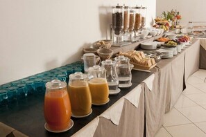 Free daily buffet breakfast - OC Hotel (Rome)