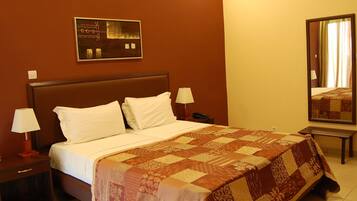 Colchones Tempur-Pedic, escritorio y wifi gratis