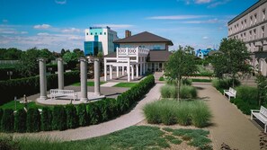 المنطقة المحيطة بالمنشأة