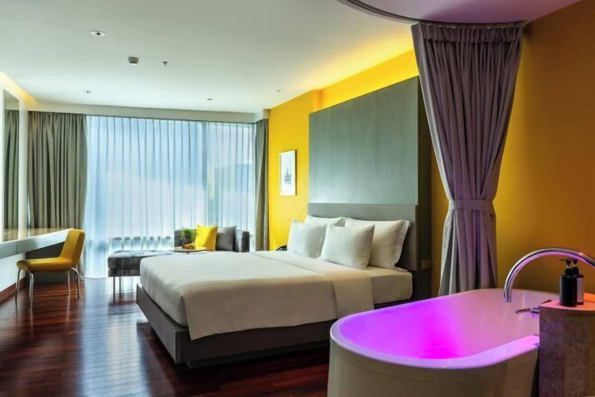 In-room safe, desk, laptop workspace, soundproofing