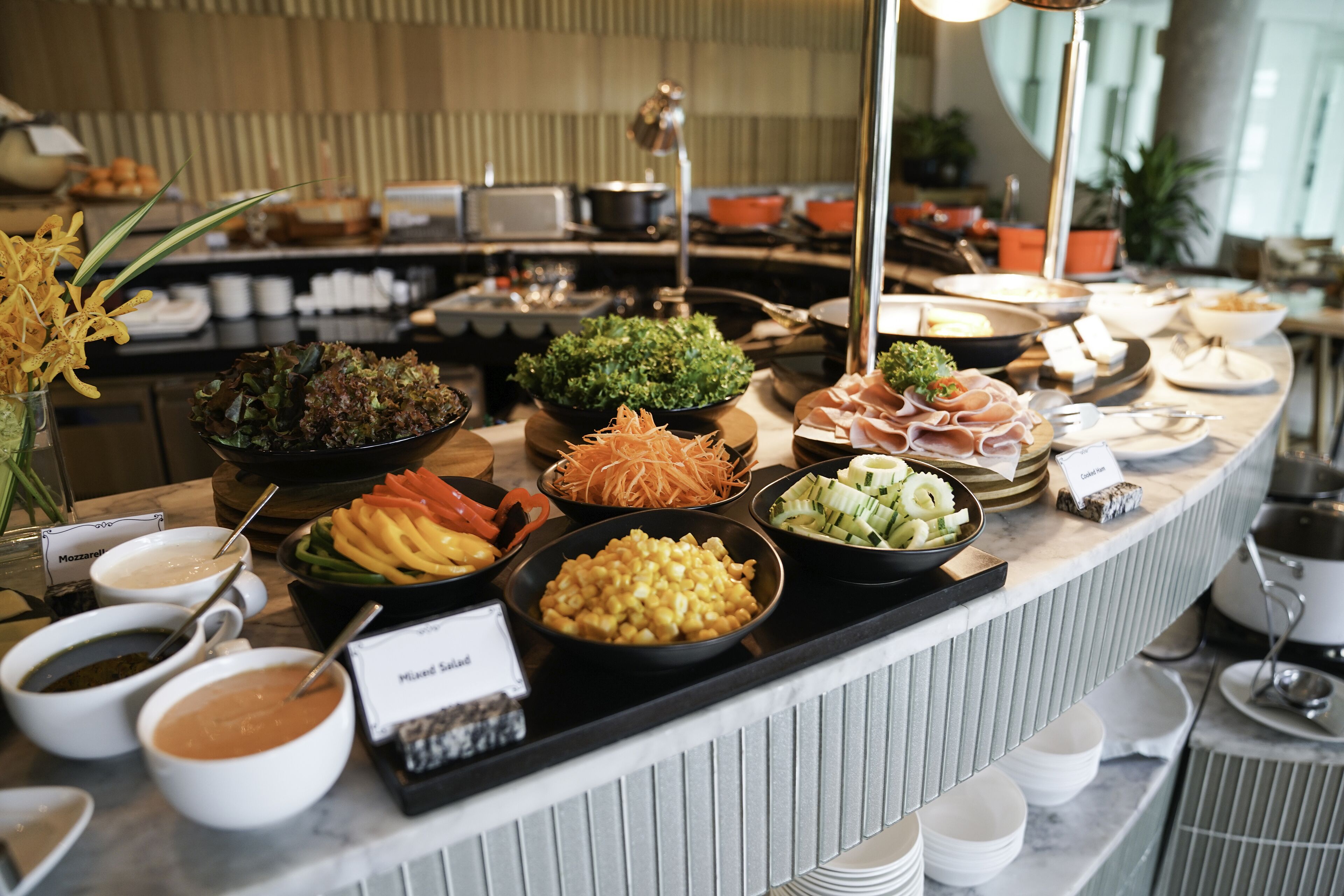 daily buffet breakfast (thb 824 per person)