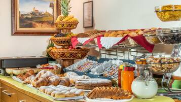 Free daily buffet breakfast