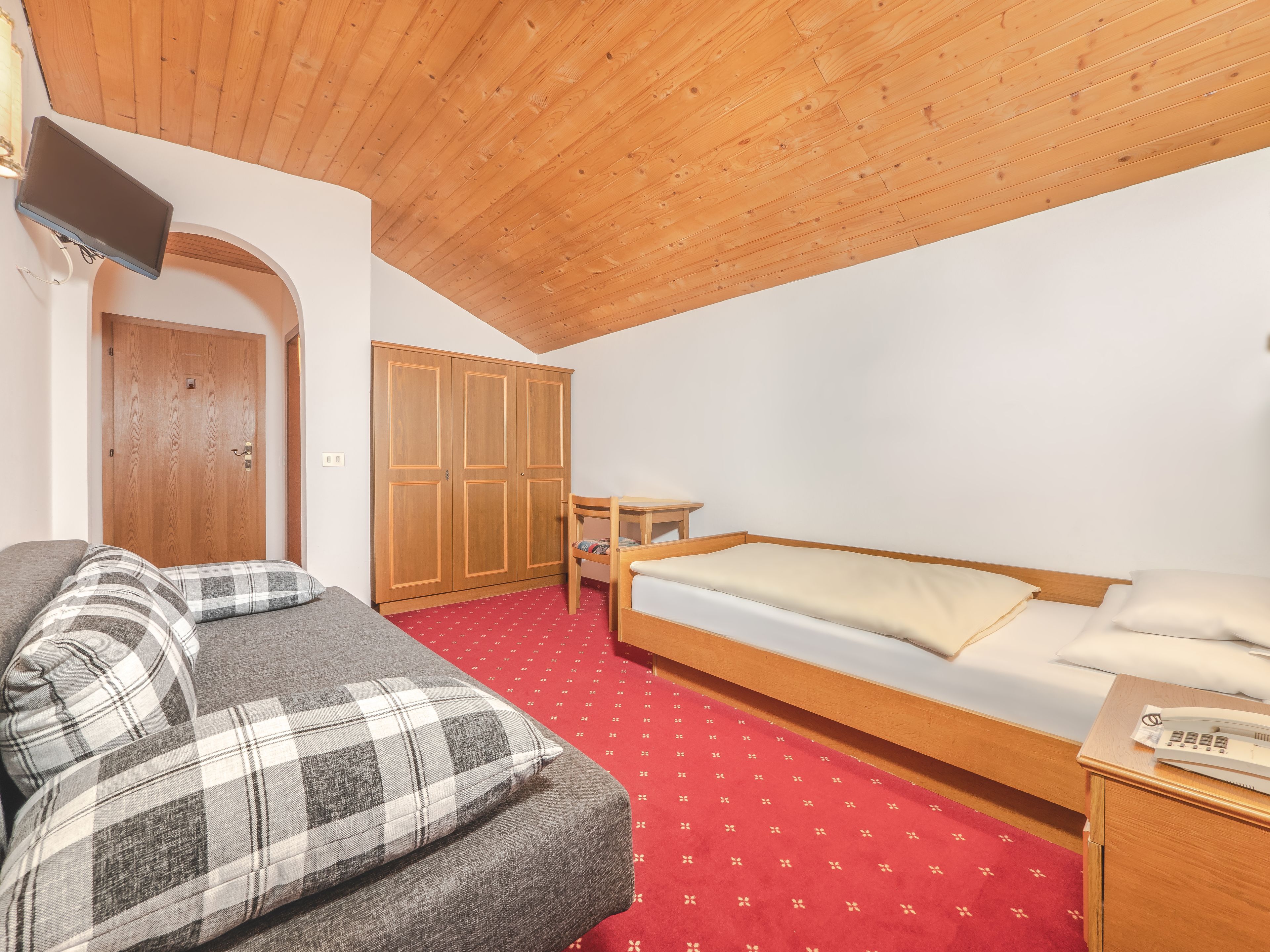 single room | premium bedding, individually furnished, free wifi