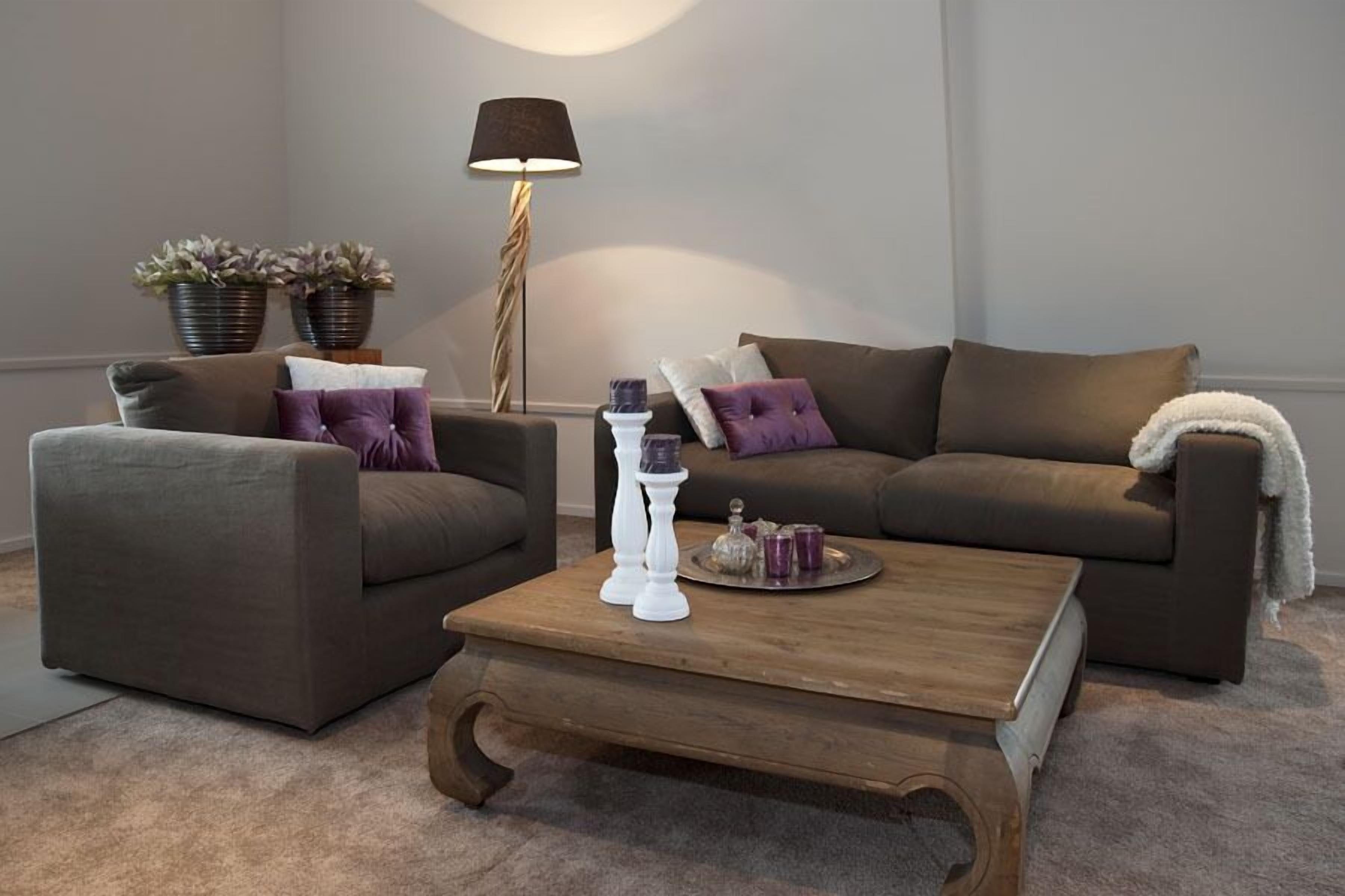 romantic suite | living area | tv