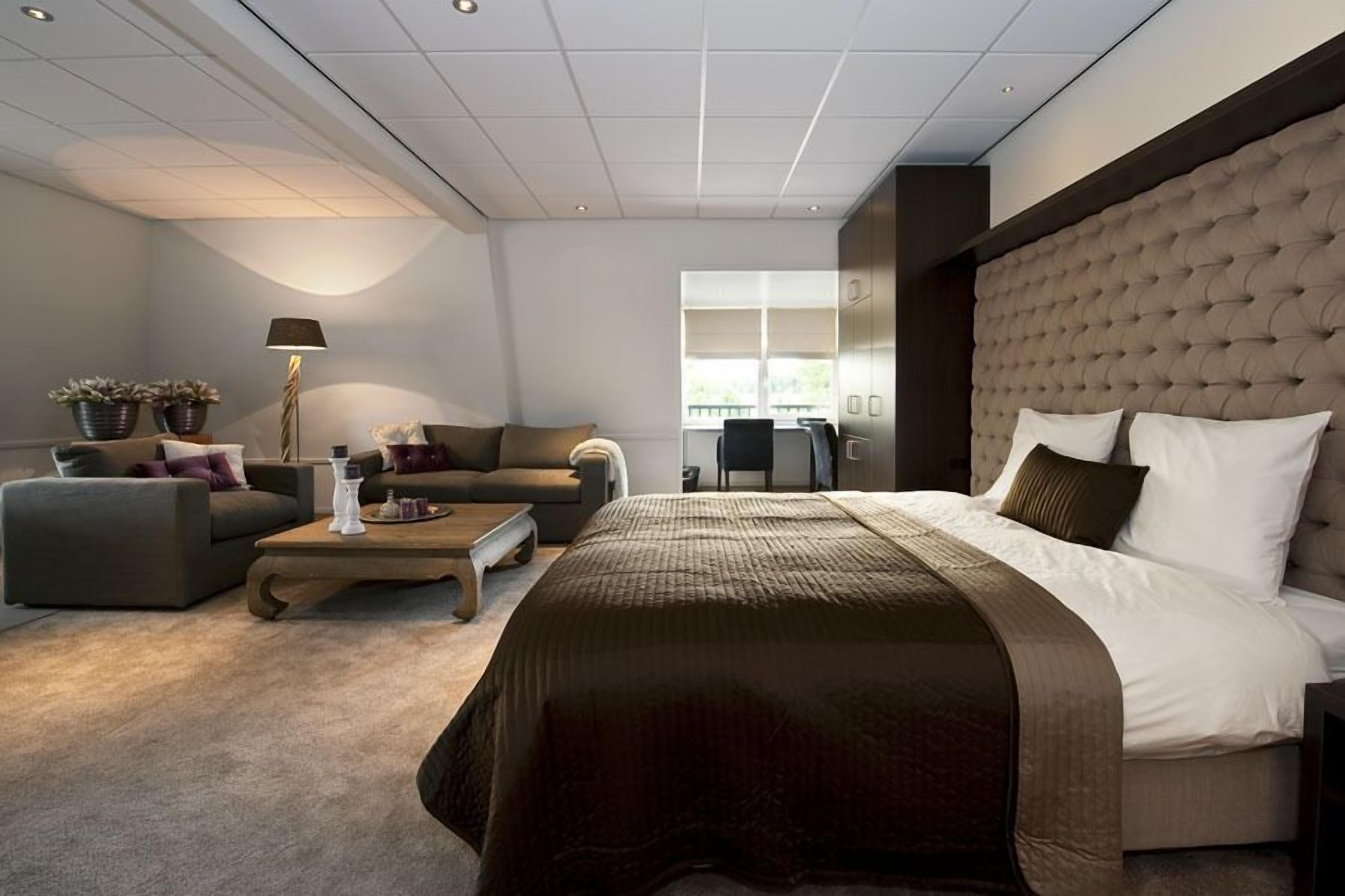 romantic suite | in-room safe, free wifi, bed sheets