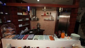 إفطار مجاني يوميًا
