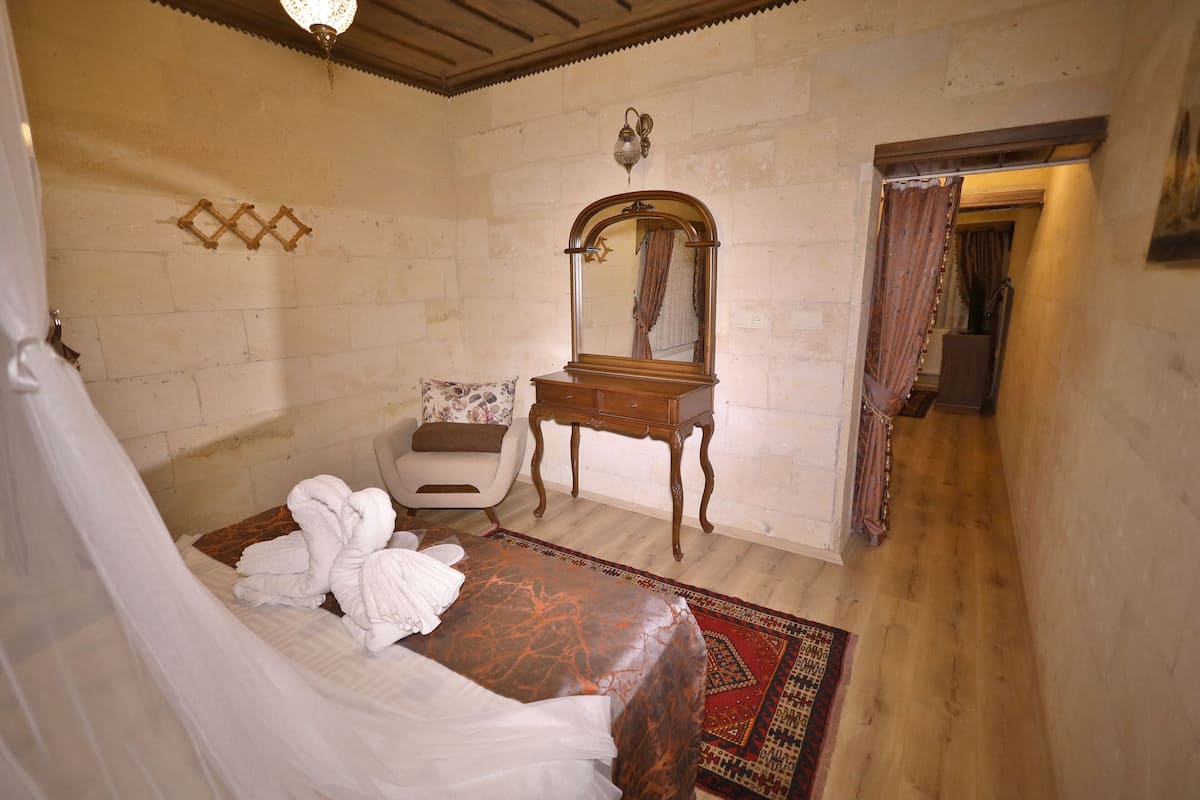 Family Suite, 1 Queen Bed, City View, Courtyard Area | 1 bedroom, hypo-allergenic bedding, Select Comfort beds