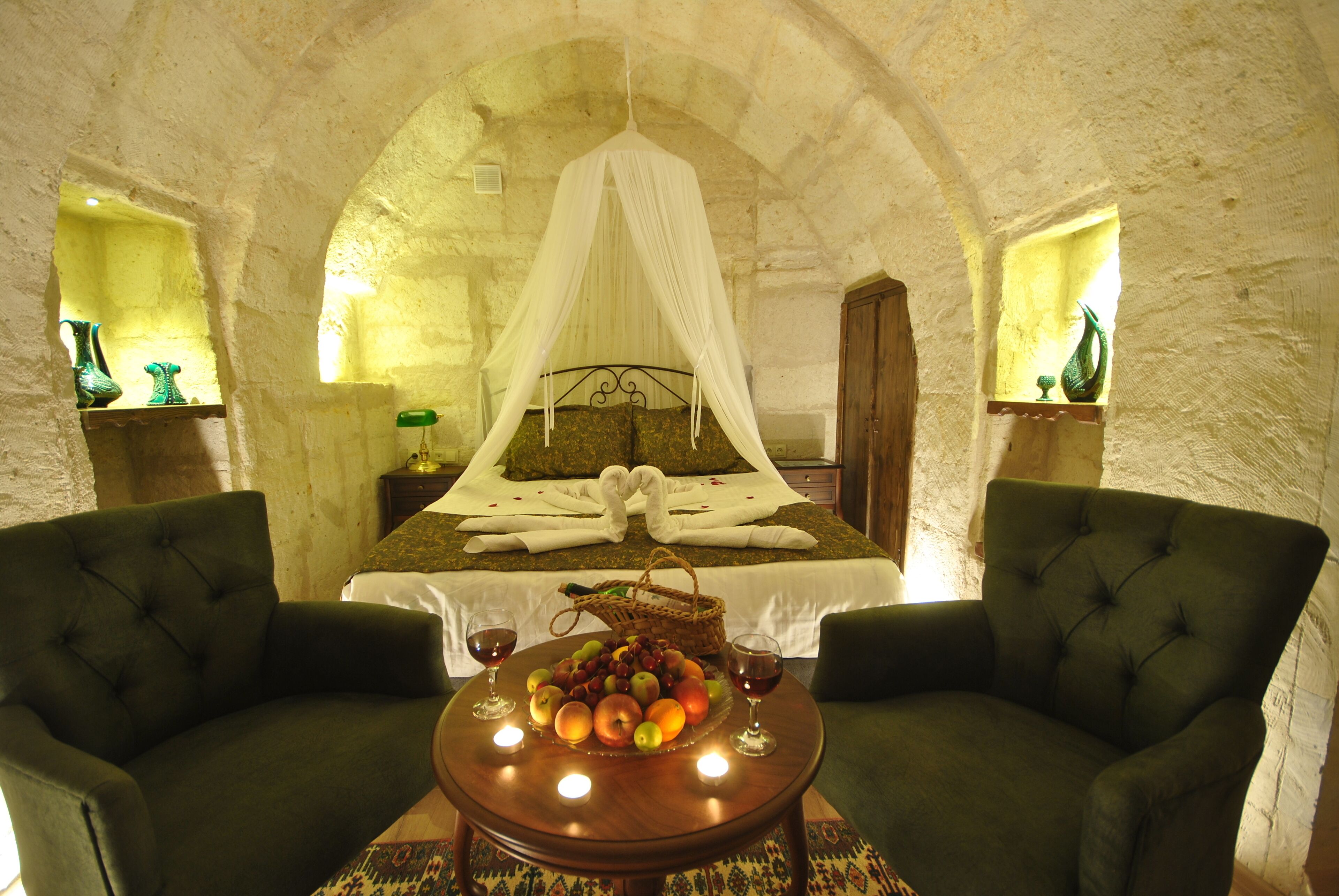 Deluxe Double Room | Hypo-allergenic bedding, Select Comfort beds, laptop workspace