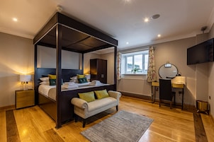 디럭스 스위트 | 책상, 암막 커튼, 다리미/다리미판, 무료 유아용 침대