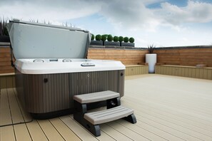 Suite Deluxe | Baignoire à remous privée