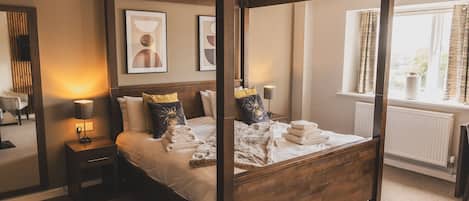 Deluxe Double Room, 1 King Bed with Sofa bed (Four Poster Bed)