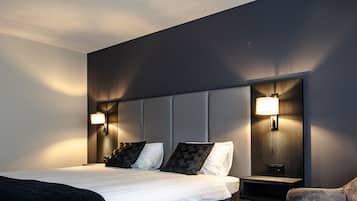 Habitación Confort (Plus) | 1 dormitorio, ropa de cama hipoalergénica, caja fuerte y escritorio