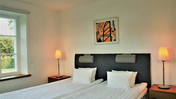 Dubbelrum - privat badrum | Select Comfort-madrasser, strykjärn/strykbräda och barnsängar