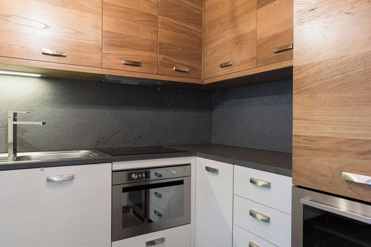 presidential suite | private kitchen | mini-fridge, microwave, stovetop, high chair