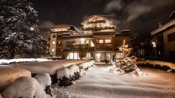 Façade de lâhĂ©bergement - soirĂ©e/nuit