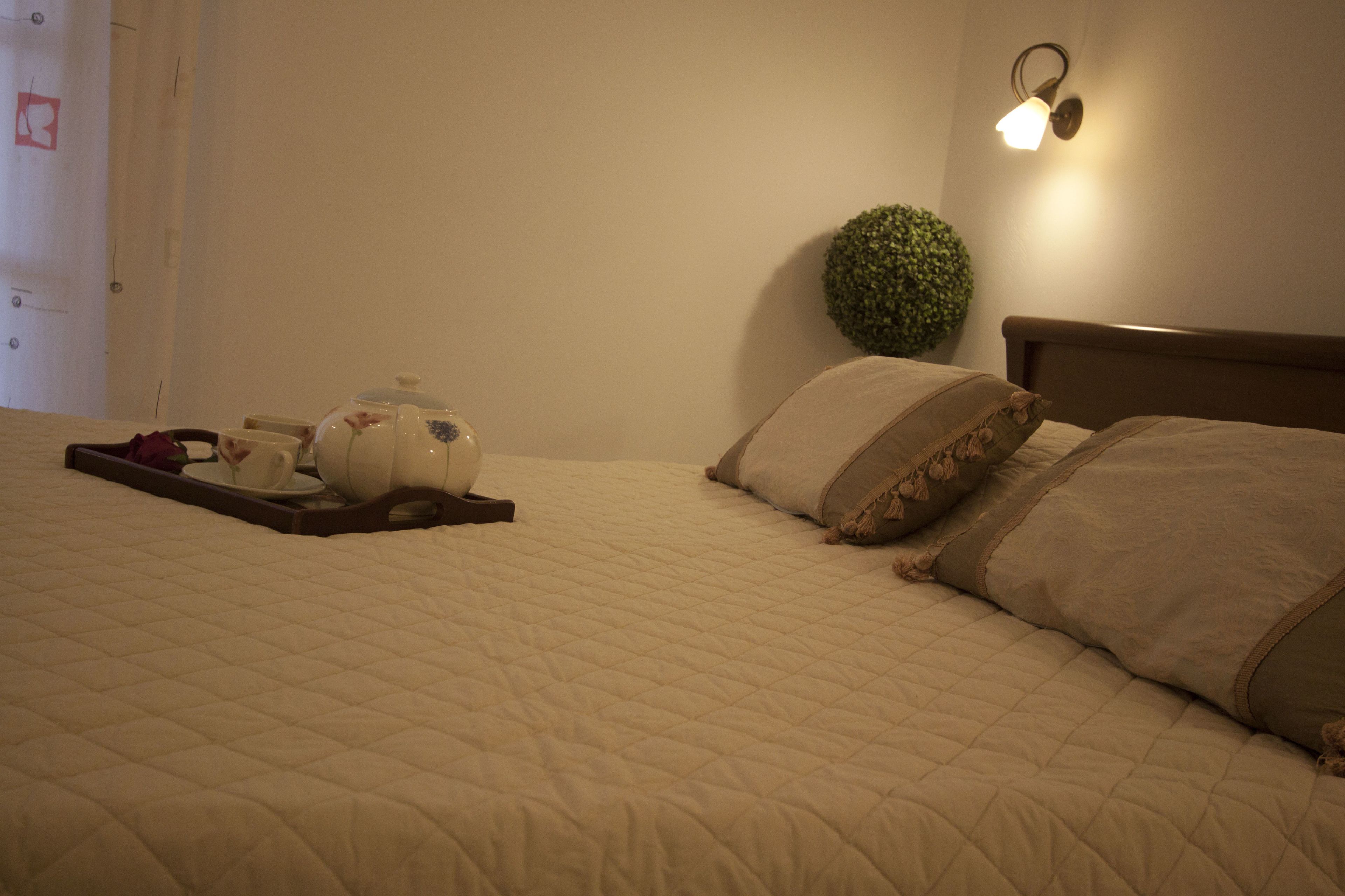 Habitación triple clásica, vista al jardín | Ropa de cama de alta calidad, insonorización y wifi gratis 