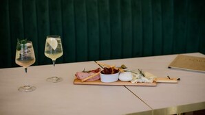 3 restaurants; lunch and dinner served - The Exchange Coach House Inn (Brigg)