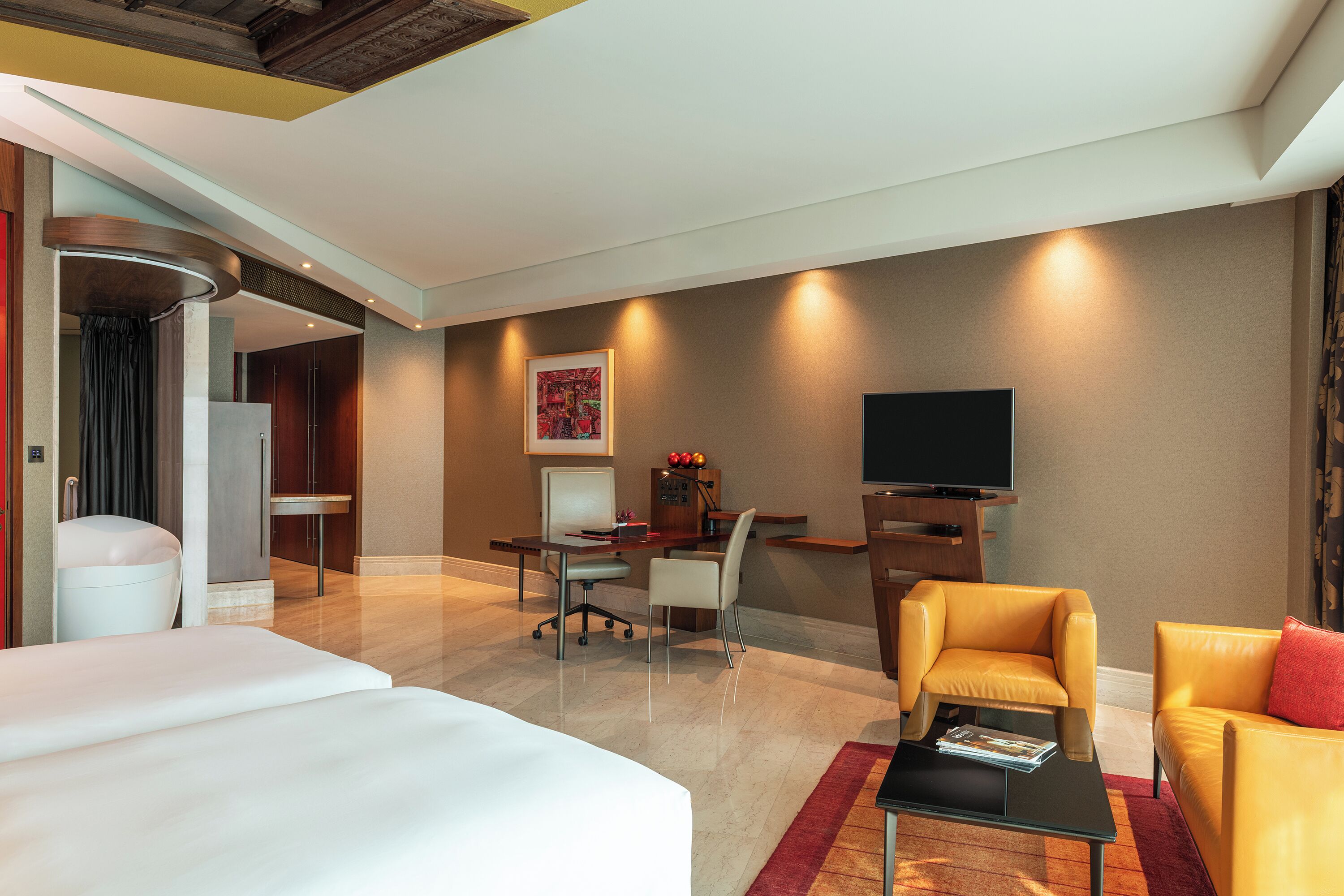 Ylelliset vuodevaatteet, Select Comfort -patjalliset sängyt, minibaari