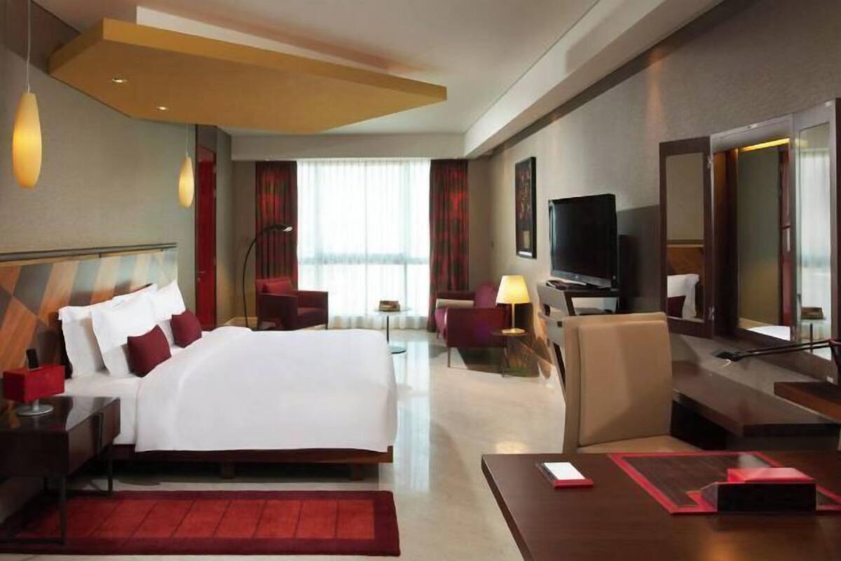 Premium bedding, Select Comfort beds, minibar, in-room safe
