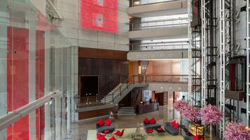 Coin salon dans le hall