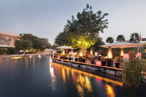 4 restaurants, breakfast, lunch, dinner served; international cuisine - The Creekside Hotel Dubai an Accor Hotel (Dubai)