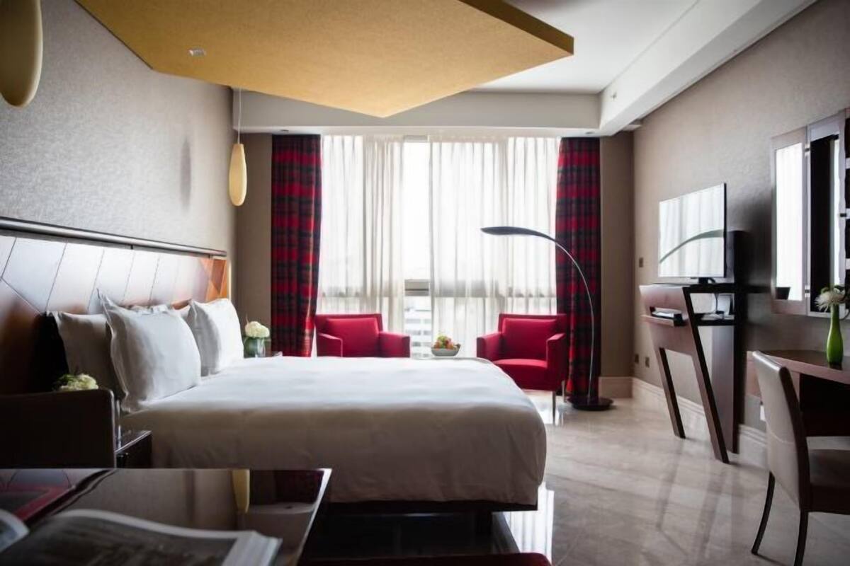 Premium bedding, Select Comfort beds, minibar, in-room safe