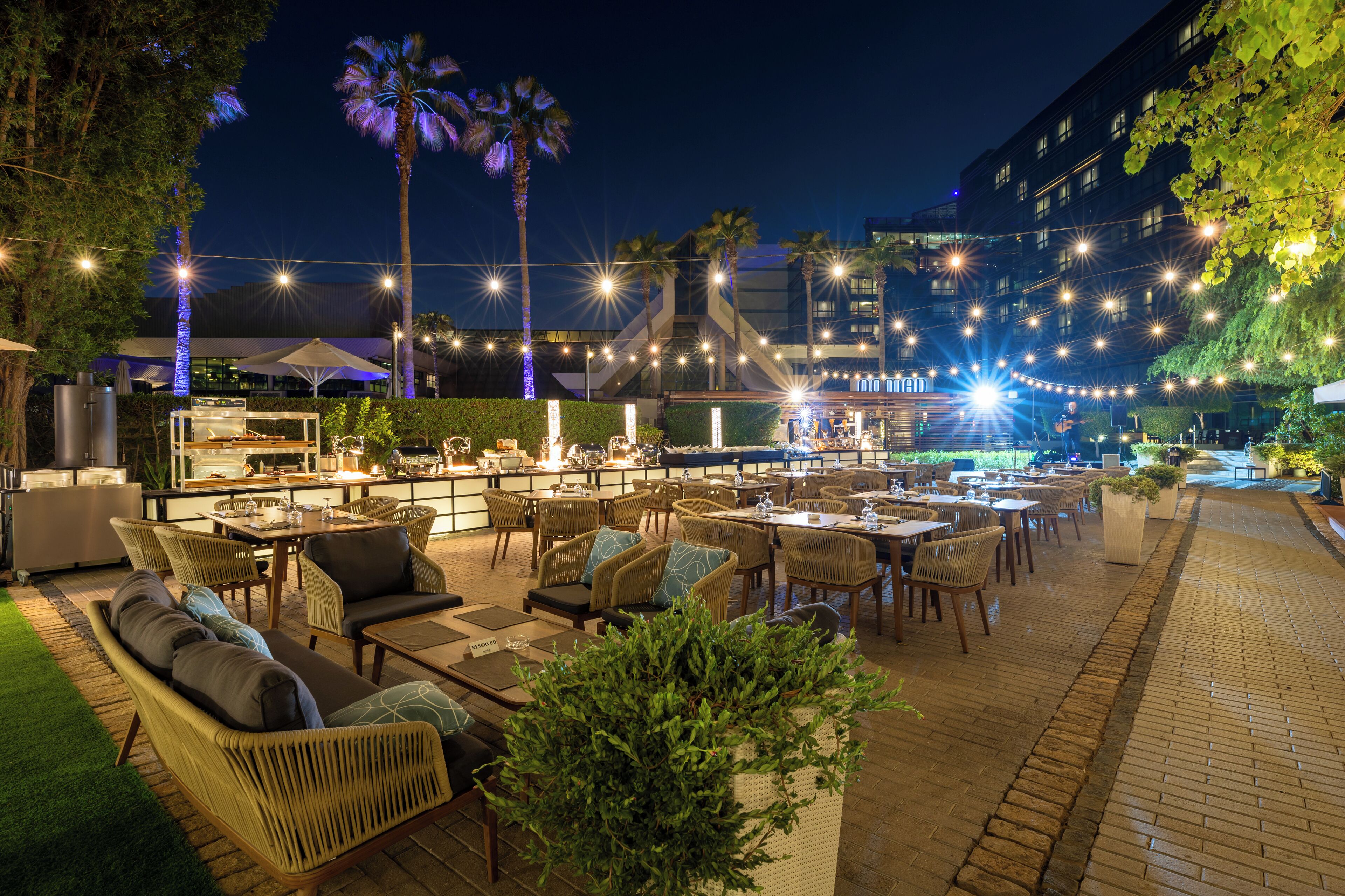 4 restaurants, breakfast, lunch, dinner served; international cuisine