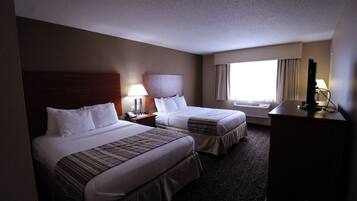 Camera Standard, 2 letti queen, non fumatori | Una scrivania, tende oscuranti, insonorizzazione, ferro/asse da stiro