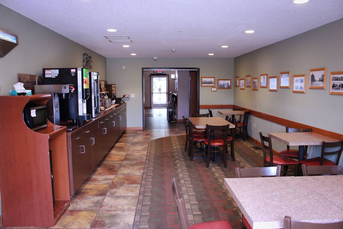 free daily continental breakfast