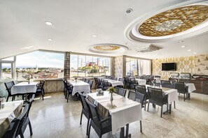 Daily buffet breakfast (TRY 45 per person) - Ayasultan Hotel (Istanbul)