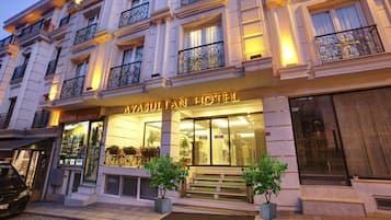 Front of property - evening/night